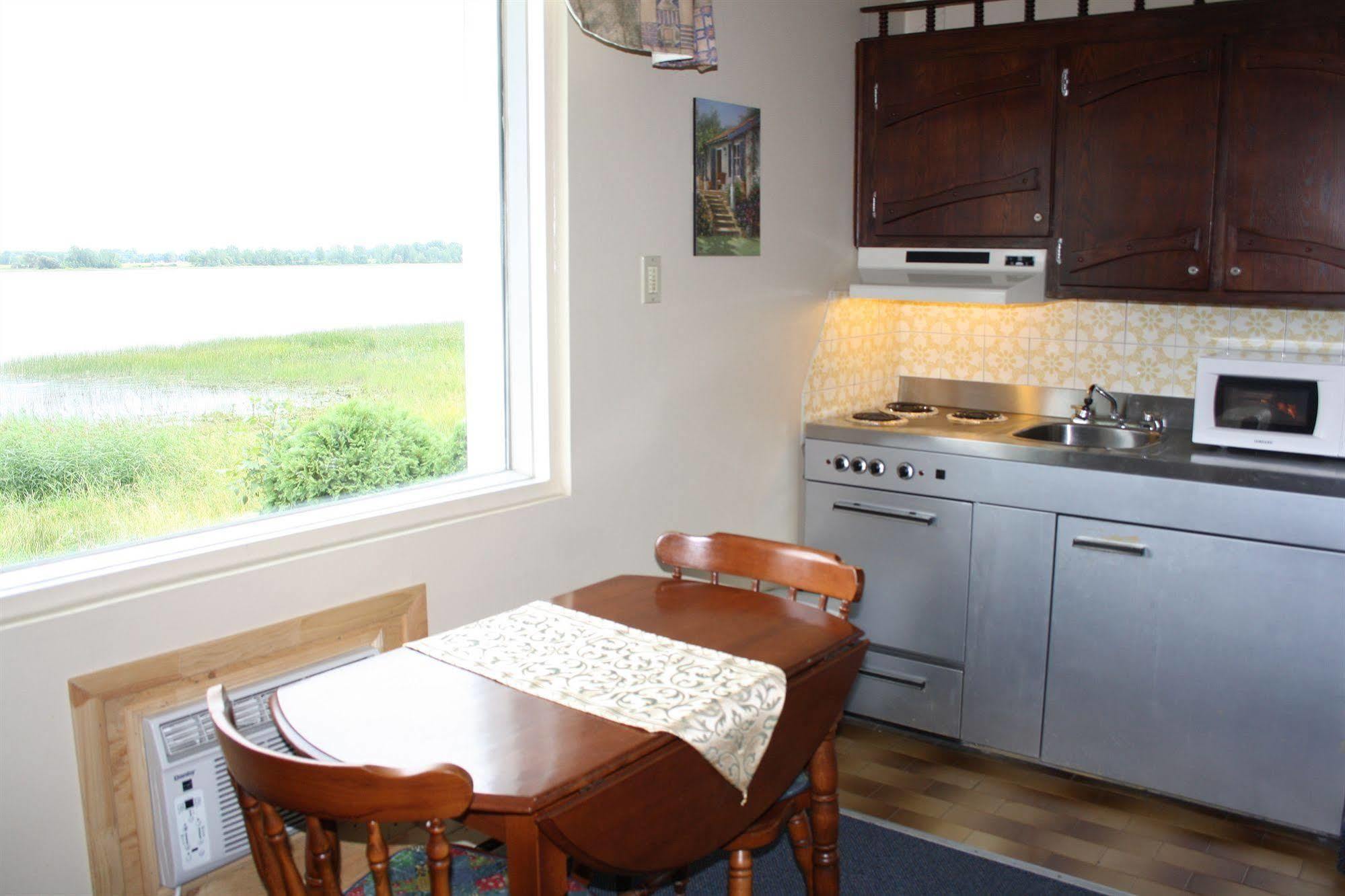 Au Doc Motel Repentigny Luaran gambar