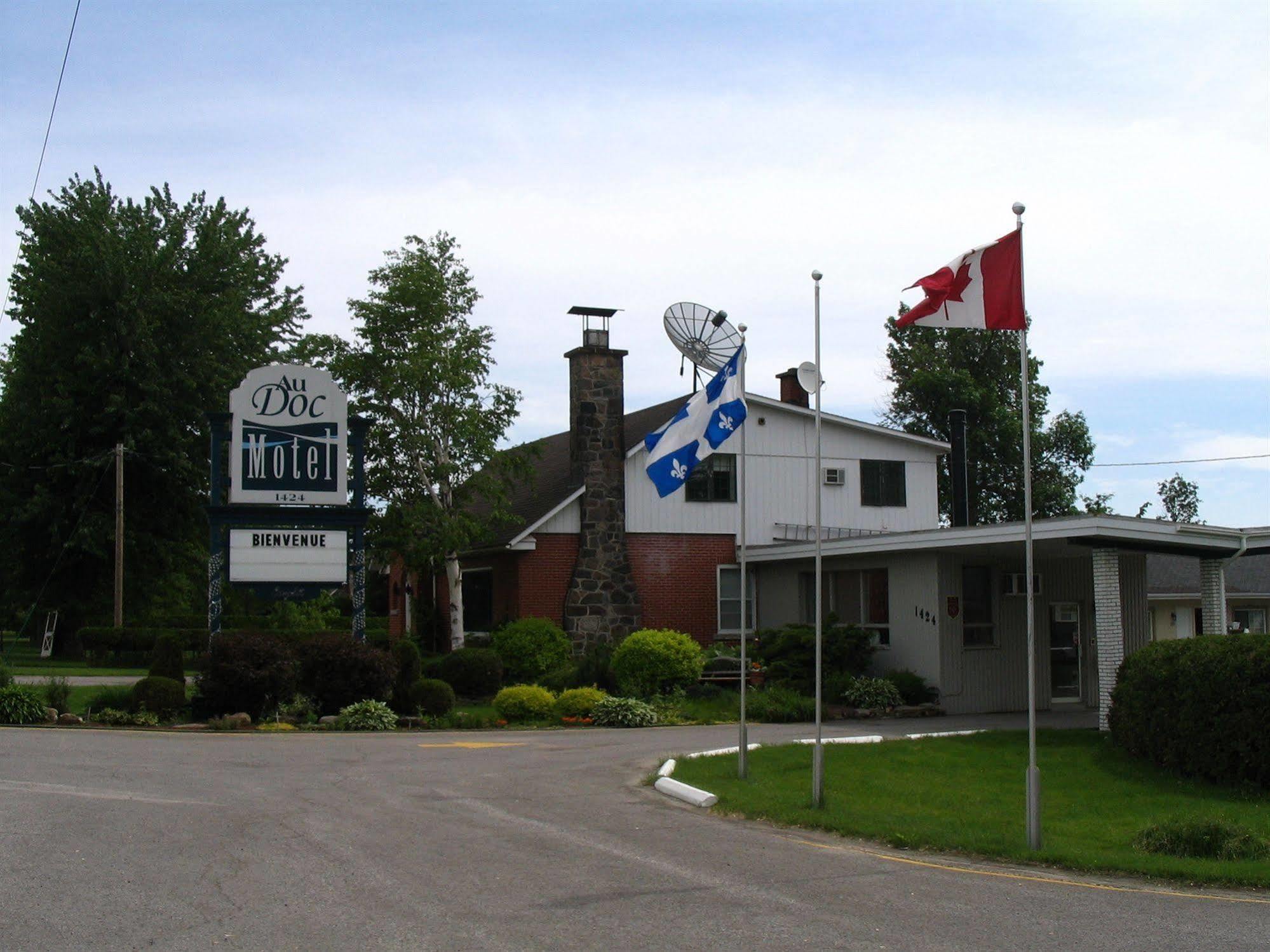 Au Doc Motel Repentigny Luaran gambar