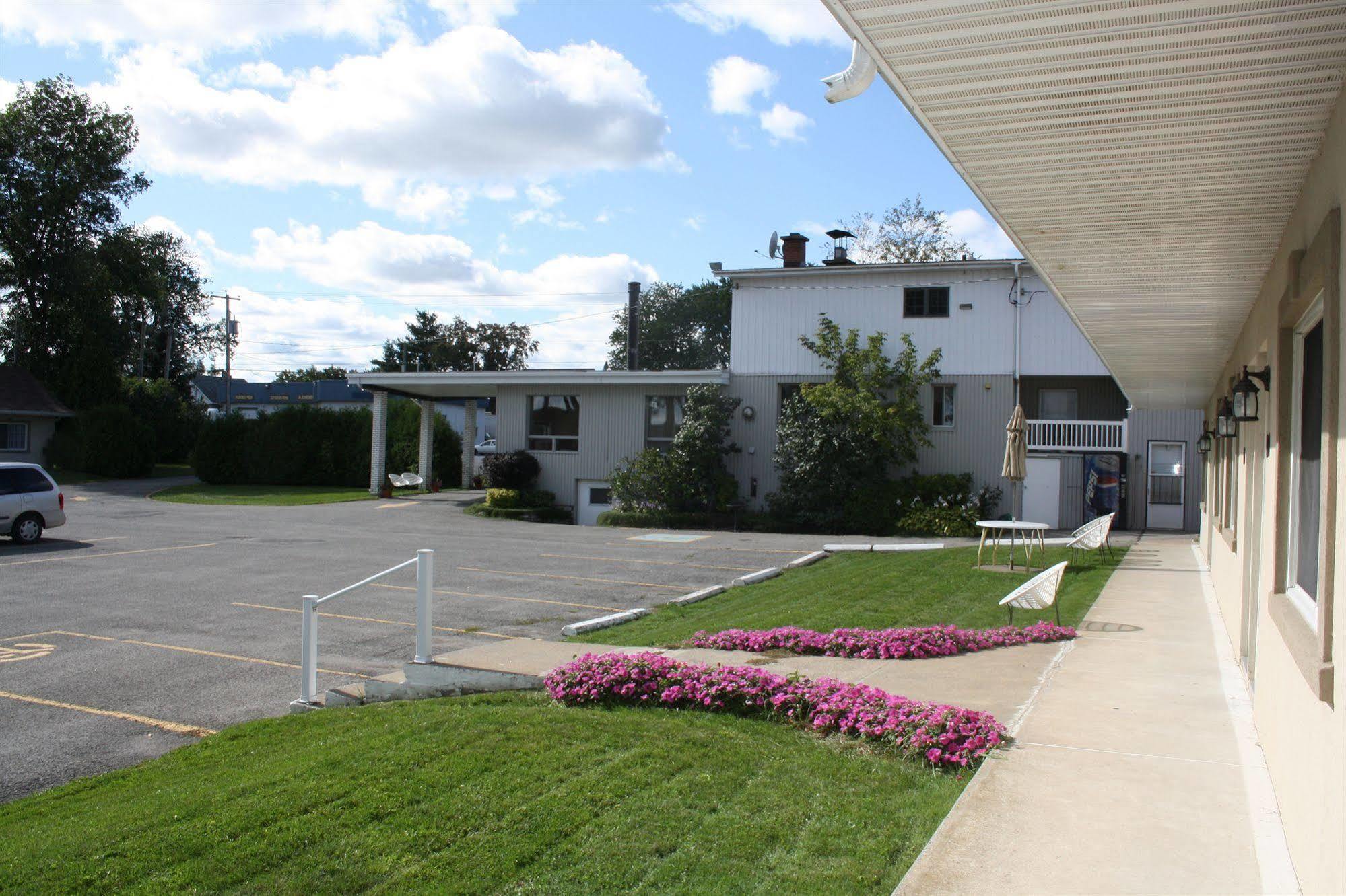 Au Doc Motel Repentigny Luaran gambar